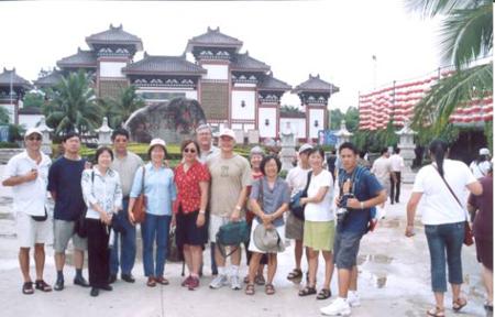 2004 (60).jpg - Sep 5~13, 2004 第5屆世界華人魚蝦營養學術研討會(5th SWCSNFFS)會後三亞遊(南山寺)(中國大陸，廣東省珠海市) [Trip to Zhuhai (Zhuhai, China)]-30